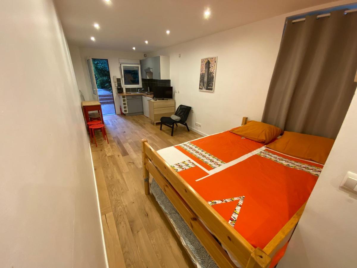 Paris Eiffel Tower Et Disney Apartments, Parkings Gratuits Et Securises, 10 Minutes Metro To Paris Ножан-сюр-Марн Экстерьер фото